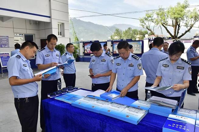 智璟無人機立足70周年國慶大慶， 為漢陰警務(wù)保障工作保駕護航